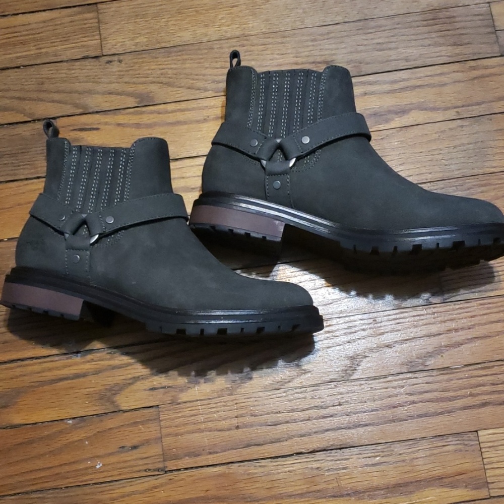Rocket Dog Gray Boots-Size 8.5